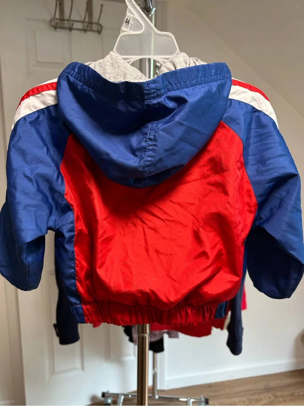 Chicago Cubs toddler hooded windbreaker, size 2T